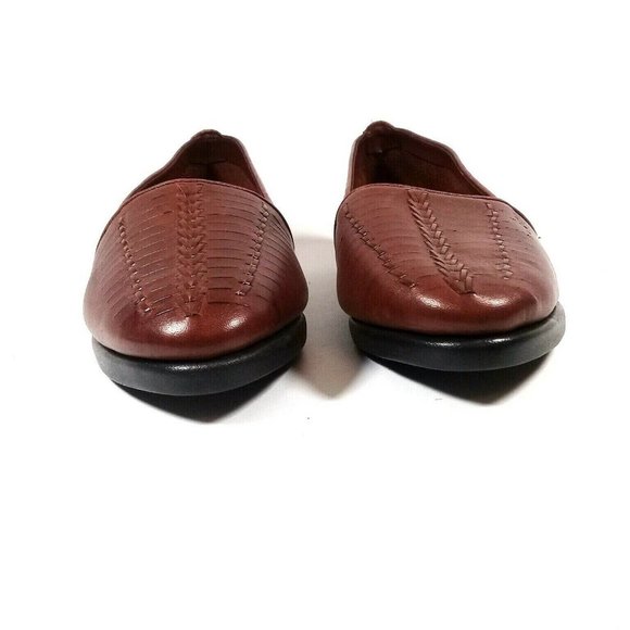 NEW! The Leather Collection Women's Woven Shoes - Picture 9 of 11